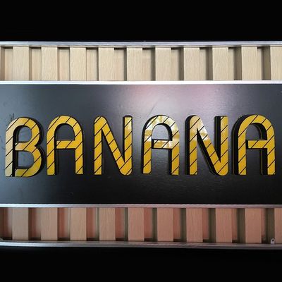 Наружный настрой 3D световой знак с освещенными акриловыми буквами и светодиодным искусством при 25C
