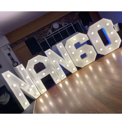 Декорация Light Up Marquee Буквы в индивидуальном цвете для вечеринки День рождения Любовь Стол